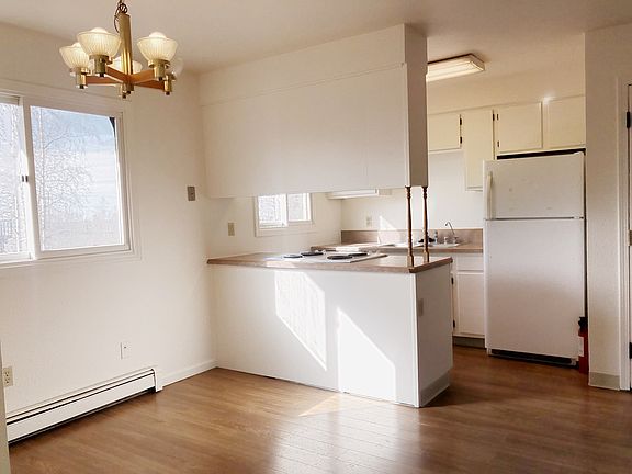 3rd image of 1103 Broaddus St