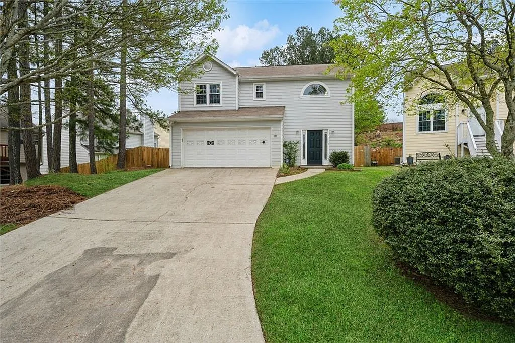 3 bed, 2.5 bath, 1860 sqft, $2,400 — Photo 1