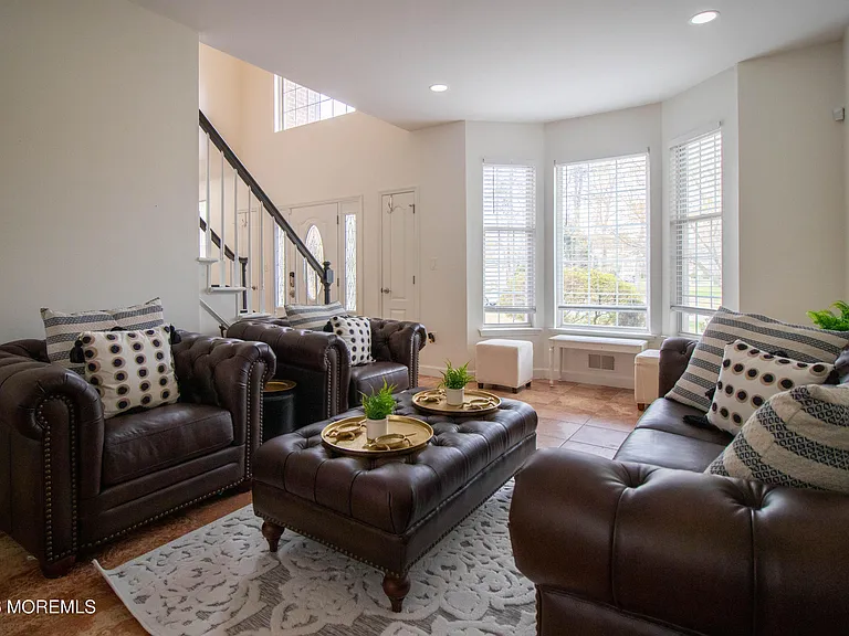 845 Woodbury Dr — Photo 10