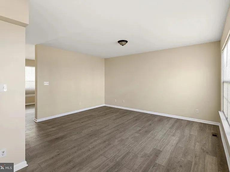 4704 Denview Way — Photo 20