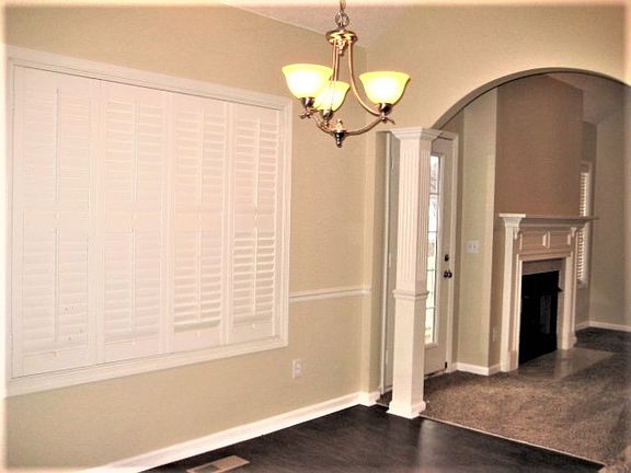 4th image of 234 Chandler Blvd