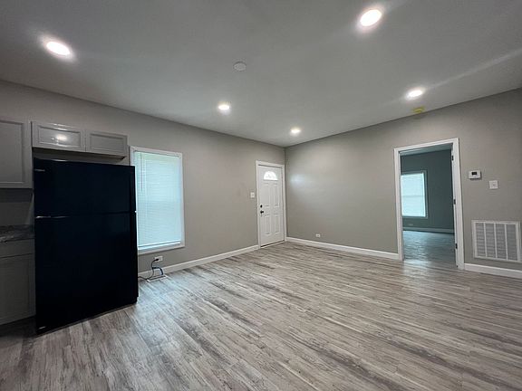 3rd image of 842 S Government St APT A