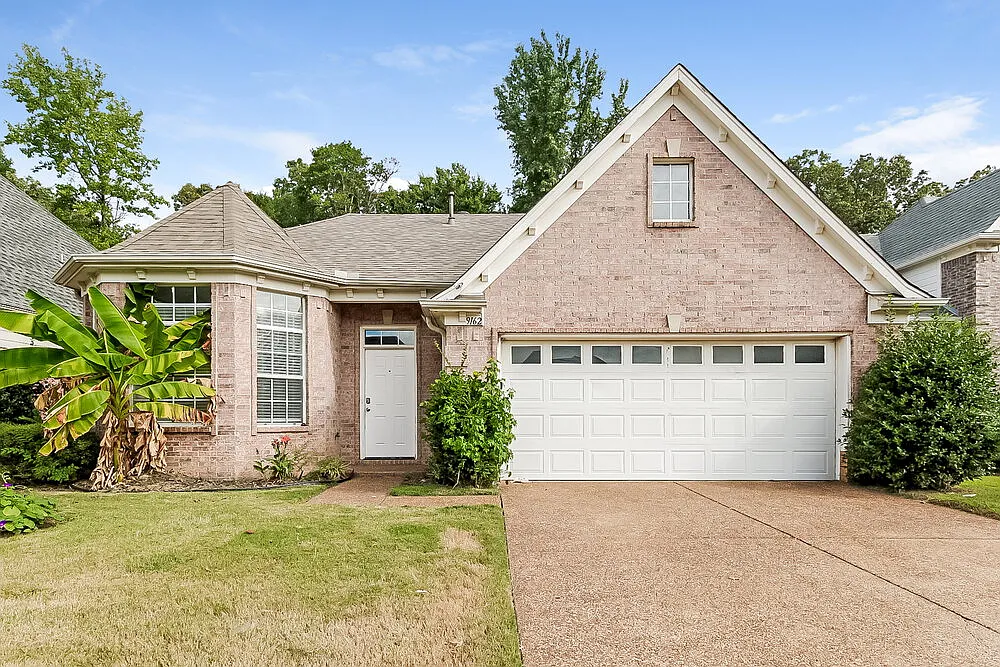 3 bed, 2.0 bath, 1501 sqft, $1,830 — Photo 1