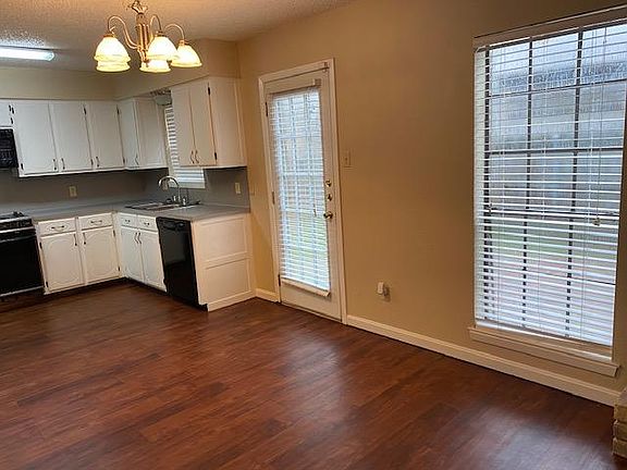 4th image of 11 Stonecreek Ct