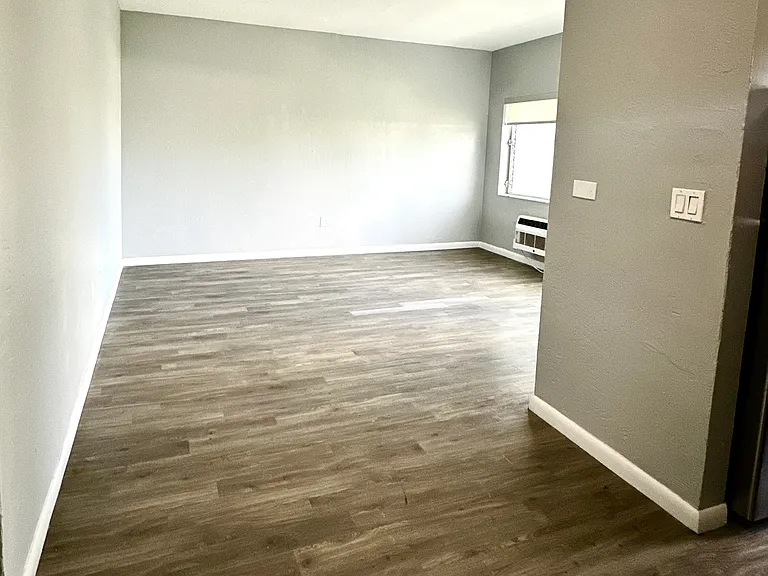 710 Meridian Ave #9 — Photo 5