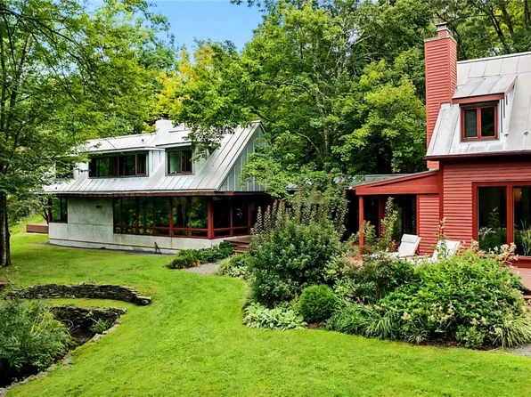 10 Bridge Creek Road, New Paltz, NY 12561