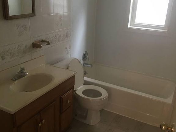3rd image of 645 E 24th St
