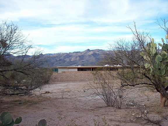 new 50x100 blockwall around swimming pool