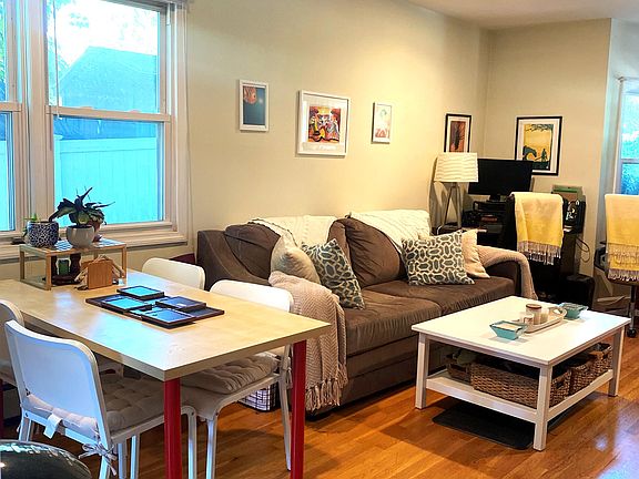 5th image of 288 Amory St #1