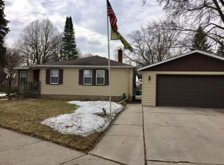 1019 Holzer St, Green Bay, WI 54303