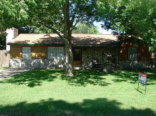 102 Inwood Ln, Highlands, TX 77562
