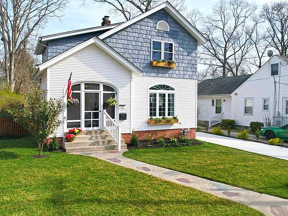 3rd image of 122 N New Rd