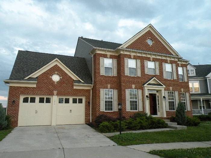 1st image of 1218 Pickett Cir