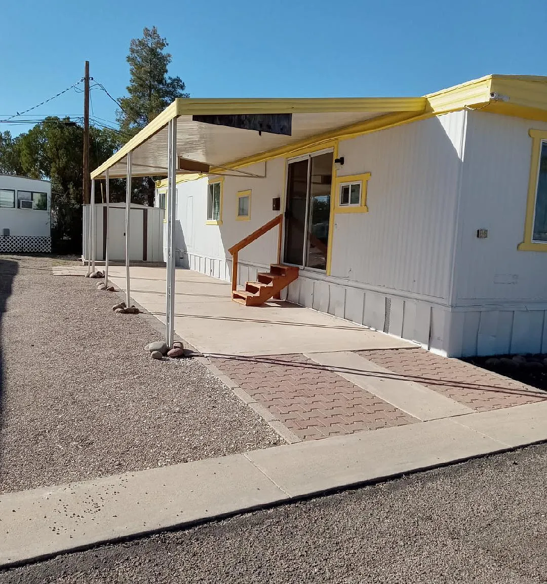 2 bed, 700 sqft, $795 — Photo 1