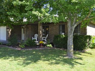 920 S Gary Ave, Bolivar, MO 65613