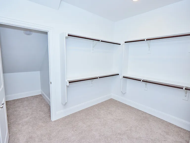 1460 Waterton Dr — Photo 11