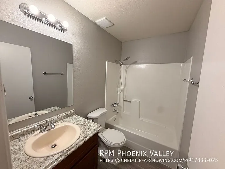 Glendale Groves — Photo 16