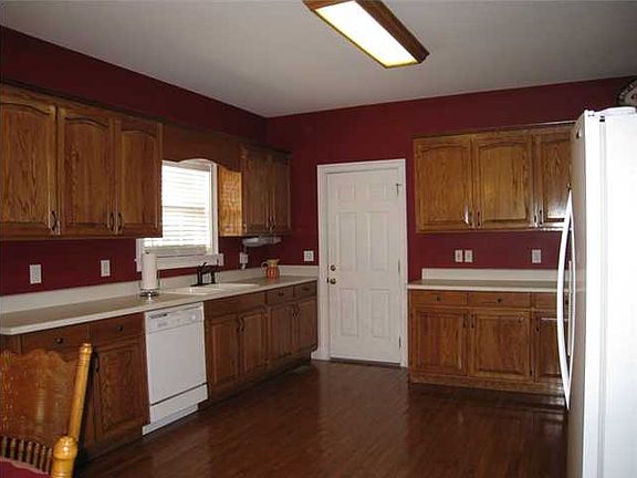 5th image of 161 Woodberry Dr NW