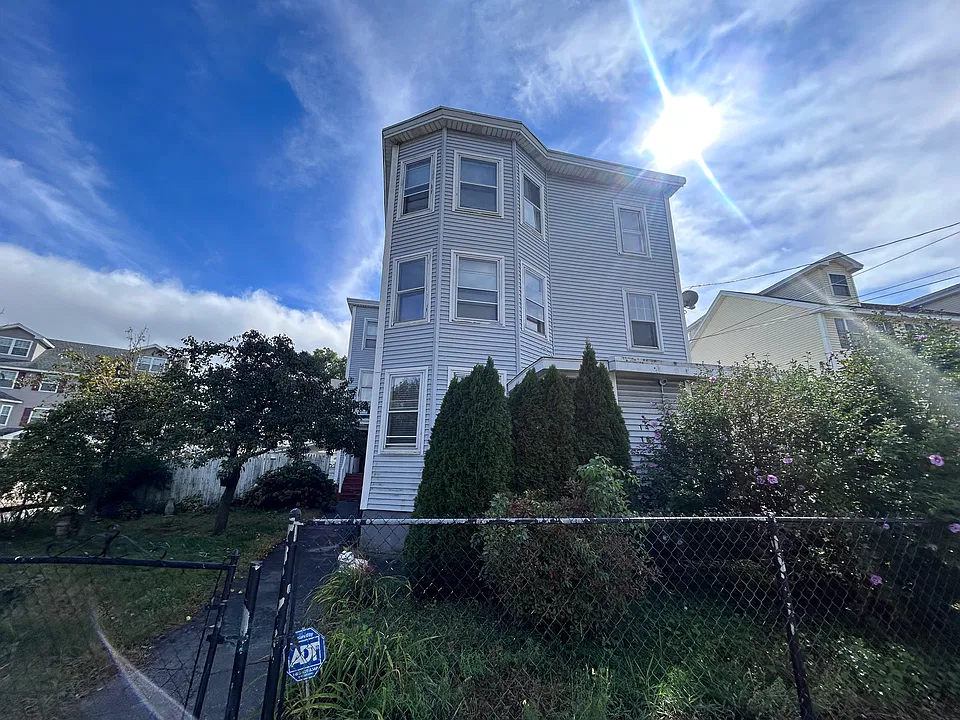 14-16 Ferry St #1