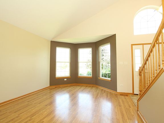 2nd image of 900 Thorn Creek Dr