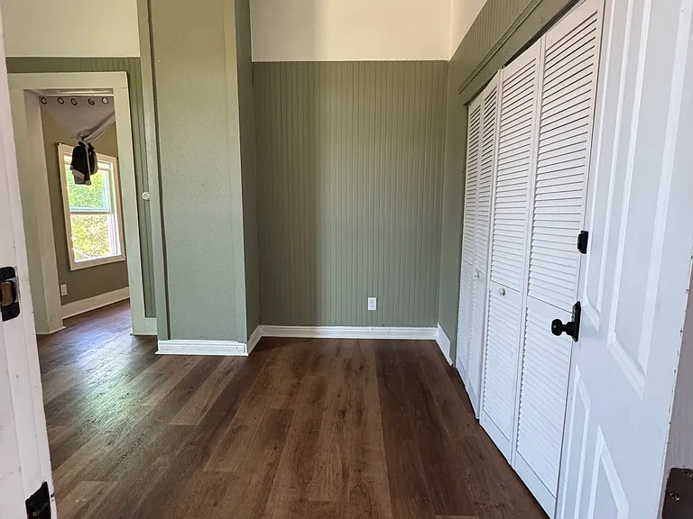 145 W Flora St #E — Photo 2
