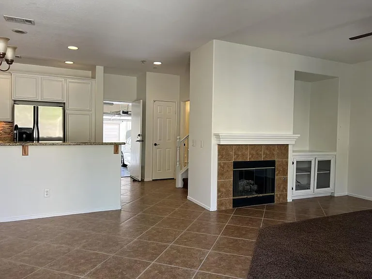 1800 E Lakeshore Dr #504 — Photo 6