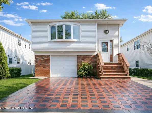 697 Woolley Ave, Staten Island, NY 10314