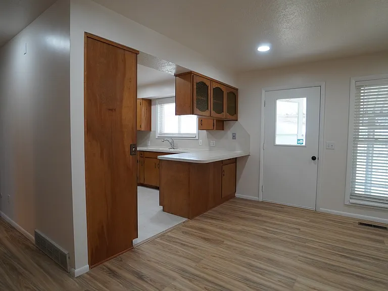 615 S 5900 W — Photo 5