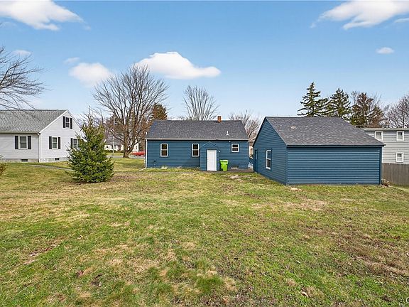 4th image of 303 Fremont Rd