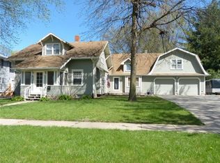 806 Columbus St, Pella, IA 50219