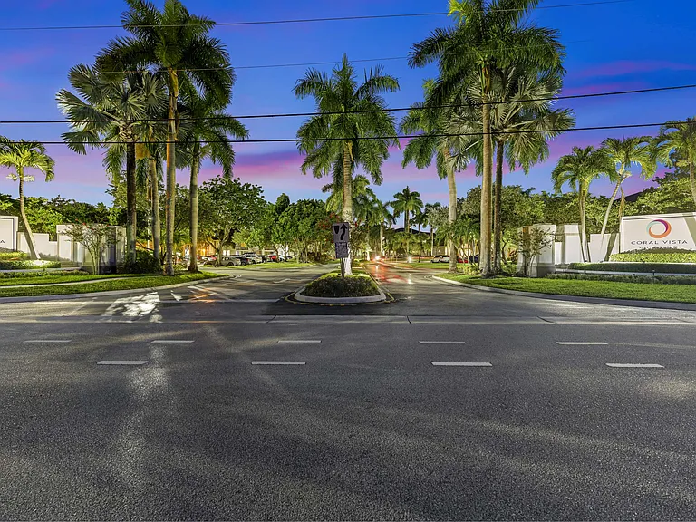 Coral Vista — Photo 12