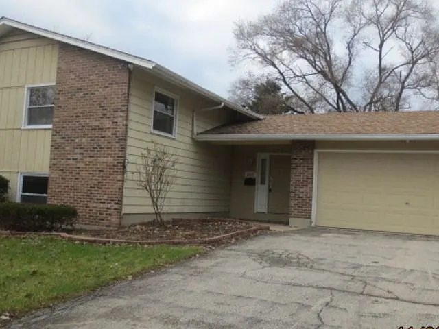 6028 Ridgeway Dr photo 1