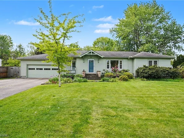 146 Habant Dr, Amherst, OH 44001