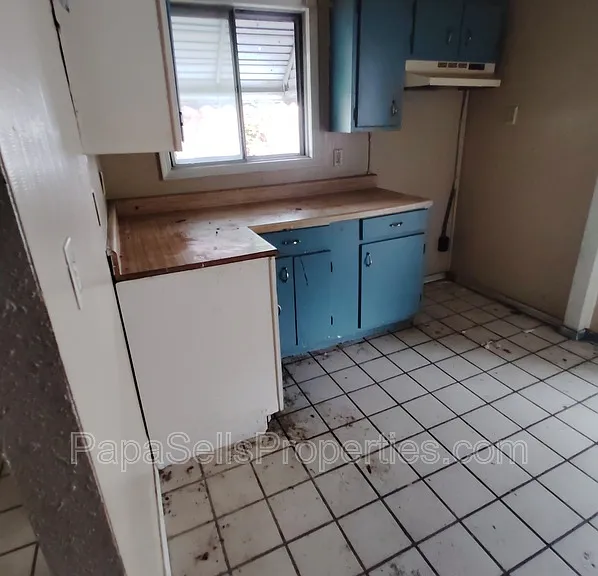 1308 Saint Stephens Dr — Photo 7