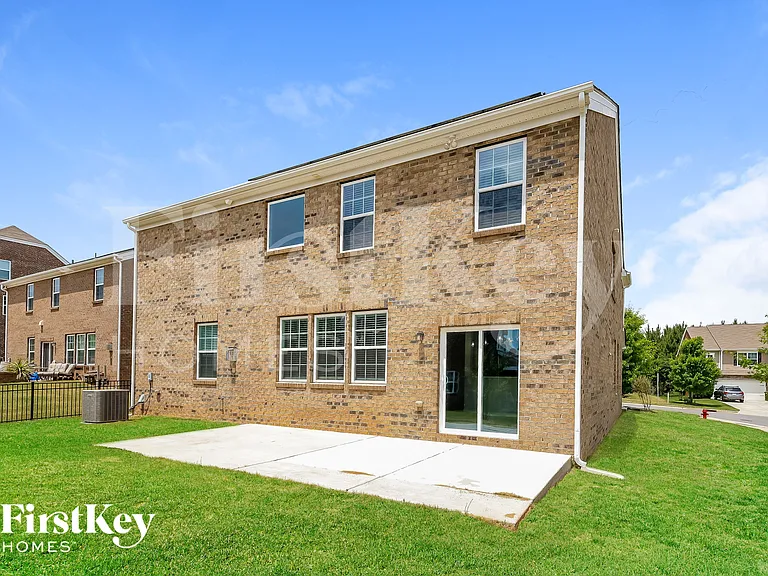 2641 Kinmere Dr — Photo 14