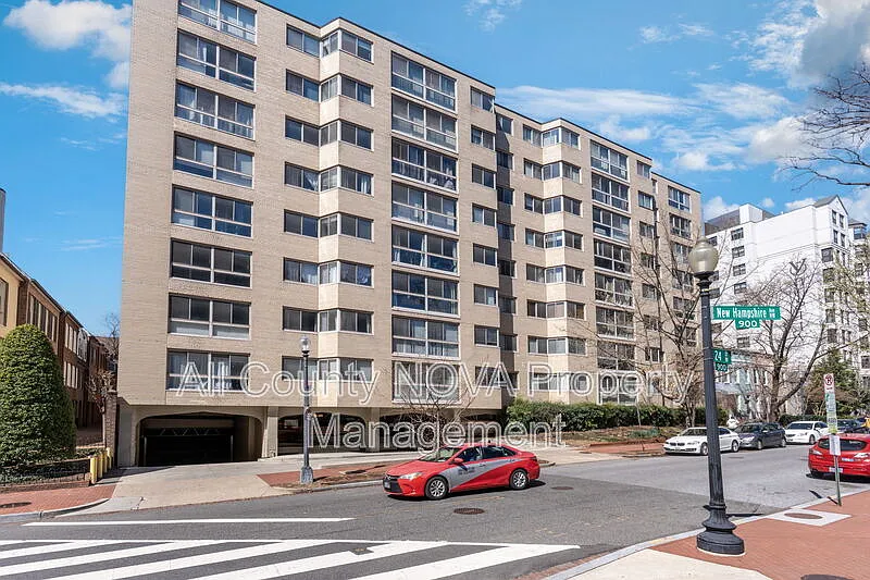1 bed, 1.0 bath, 641 sqft, $2,500 — Photo 2