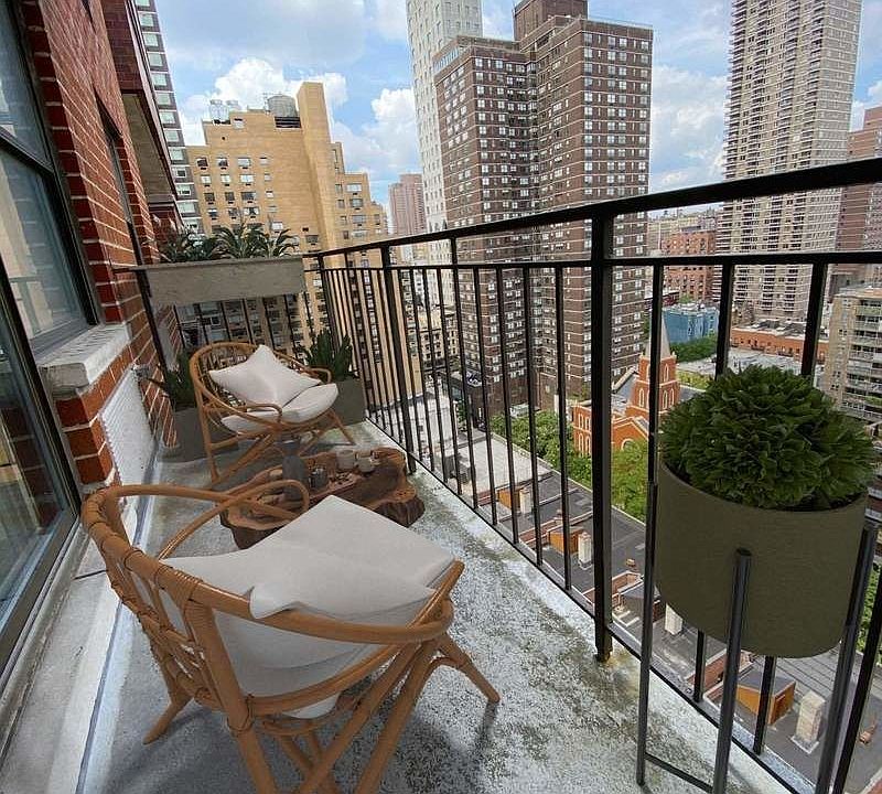 1st image of 206 E 87th St #5