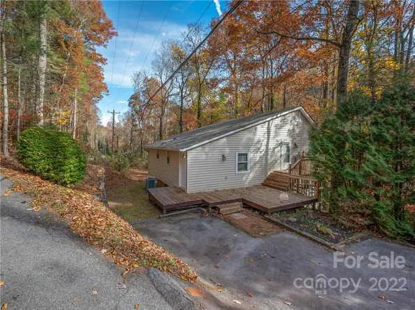 3331 Old Us Highway 25, Zirconia, NC 28790