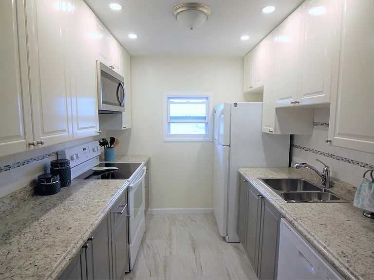 1433 S Belcher Rd — Photo 16