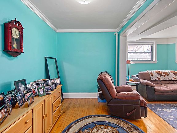 3rd image of 826 W Lakeside Pl #826-G