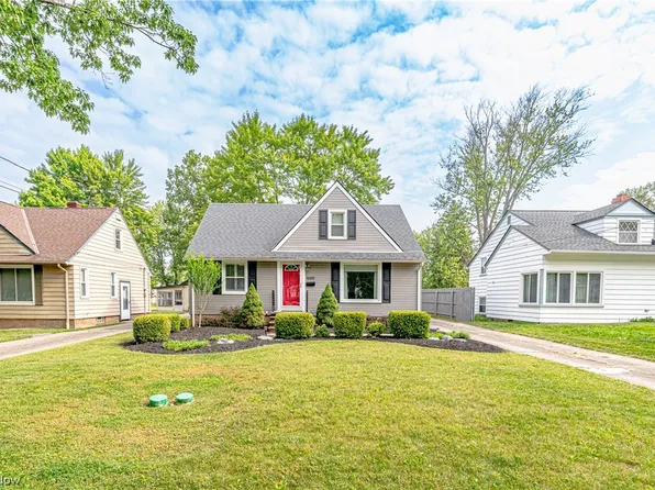 10820 Woodview Blvd, Parma Heights, OH 44130