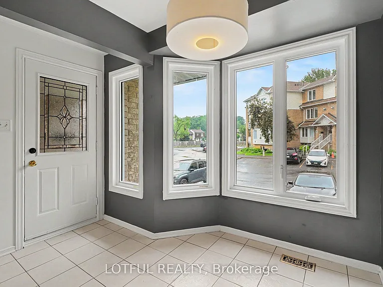 1663 Locksley Ln — Photo 3