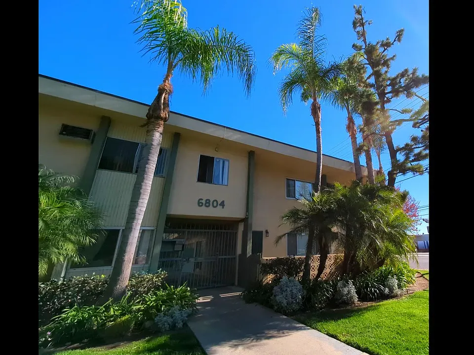 6804 Baird Ave #17