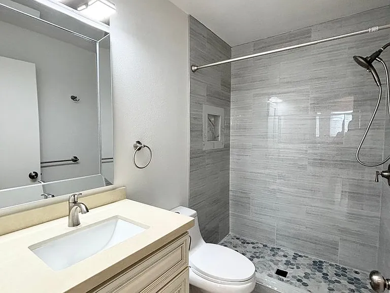 1636 W Pine Ave — Photo 6