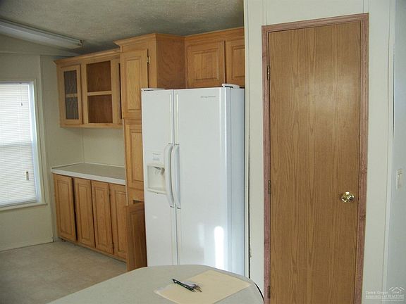 3rd image of 650 NW Harwood St Unit 2