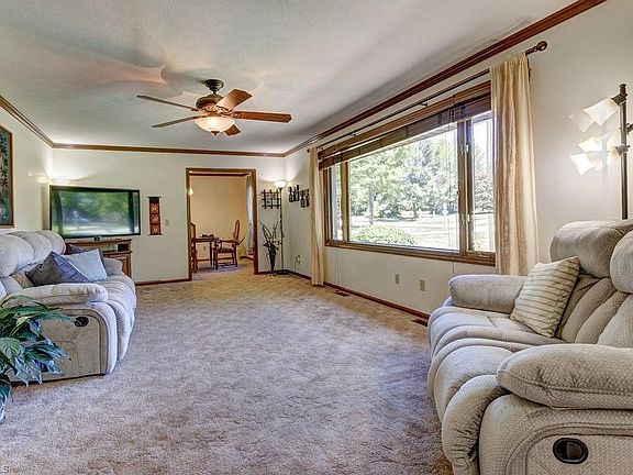 2nd image of 2856 Camelot Ct