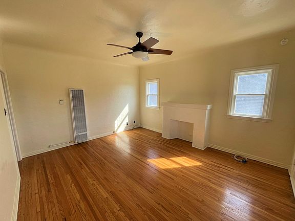4th image of 158 S Anacapa St #C