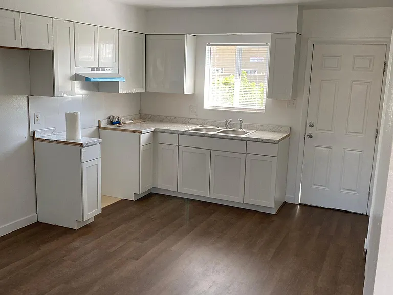 3255 Neil Rd #B — Photo 2