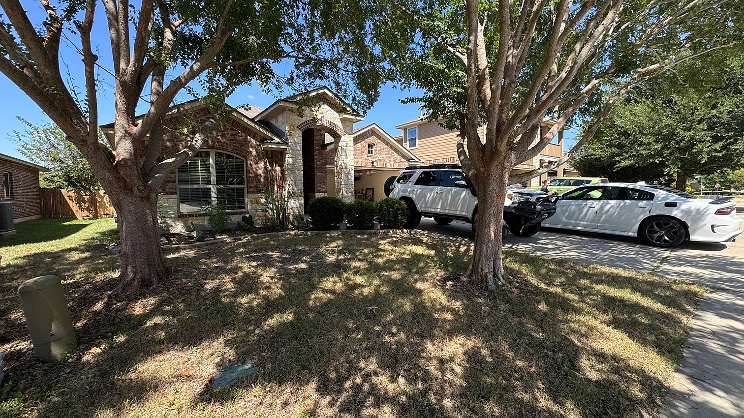 3 bed, 1872 sqft, $2,075 — Photo 1