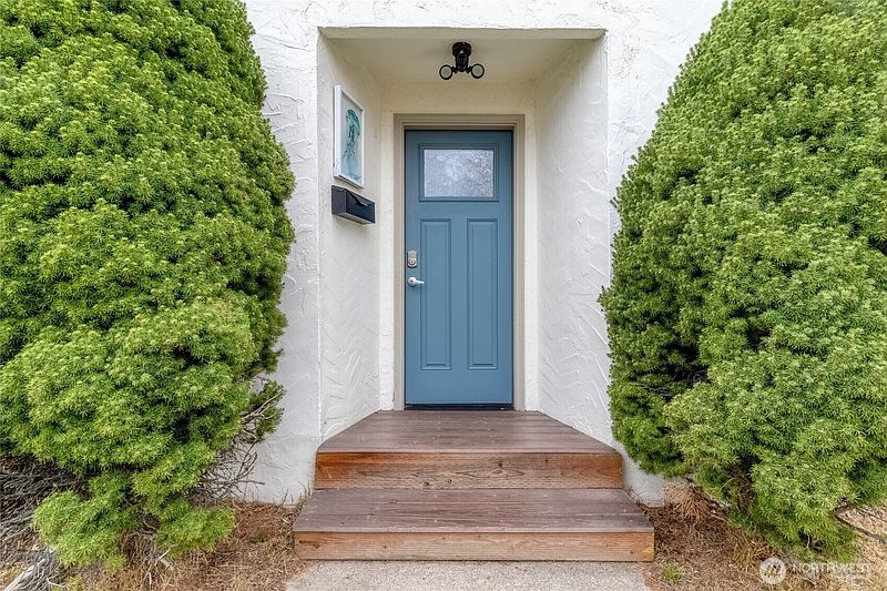 3rd image of 415 SE 5th Street